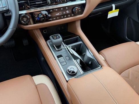New 2026 Nissan Pathfinder Platinum AWD/4WD image 18