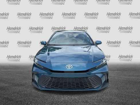 Certified 2025 Toyota Camry SE FWD image 3