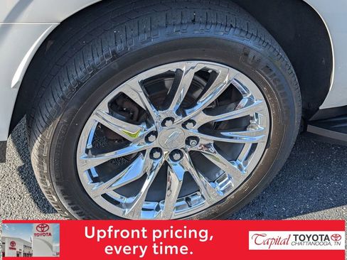Used 2021 Cadillac Escalade ESV Premium Luxury Platinum w/ Heavy-Duty Trailer Package AWD/4WD image 9