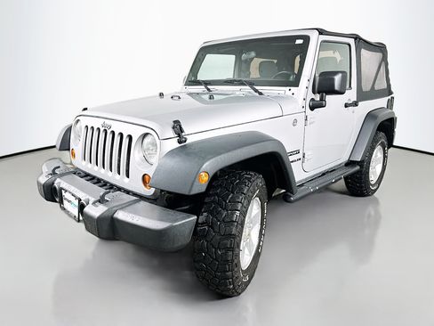 Used 2011 Jeep Wrangler Sport AWD/4WD image 3