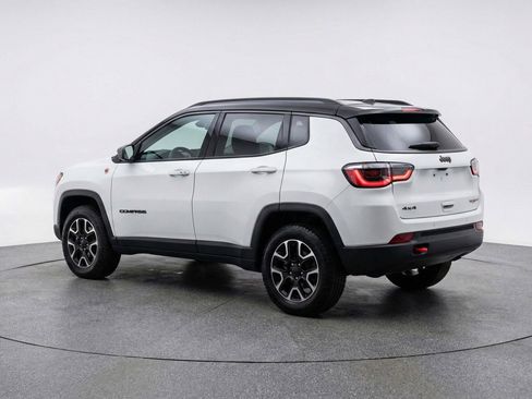 Used 2025 Jeep Compass Trailhawk image 5