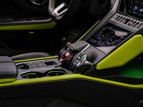 Used 2022 Lamborghini Urus image 66