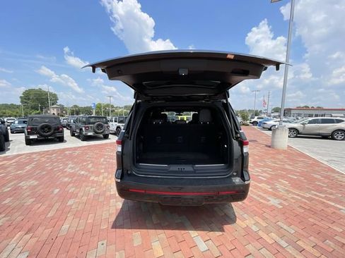 Used 2022 Lincoln Navigator Reserve AWD/4WD image 34