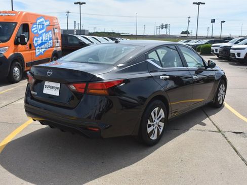 Used 2025 Nissan Altima 2.5 S FWD image 5