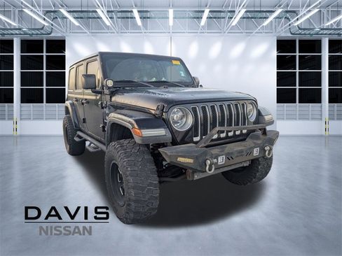 Used 2018 Jeep Wrangler Unlimited Sahara image 1