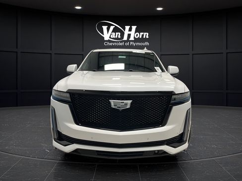 Used 2023 Cadillac Escalade ESV Sport Platinum w/ LPO, ONYX Package AWD/4WD image 2