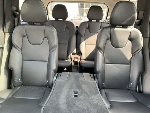 Used 2018 Volvo XC90 T6 Momentum w/ Convenience Package image 31