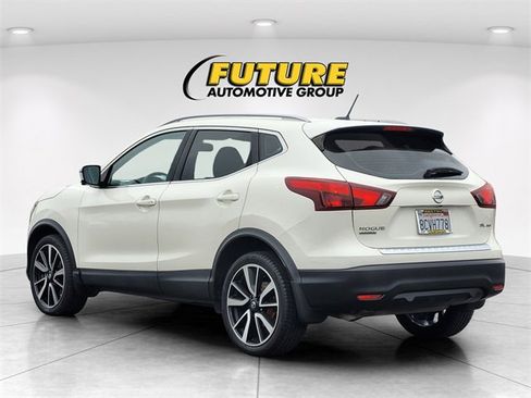 Used 2017 Nissan Rogue Sport SL image 7