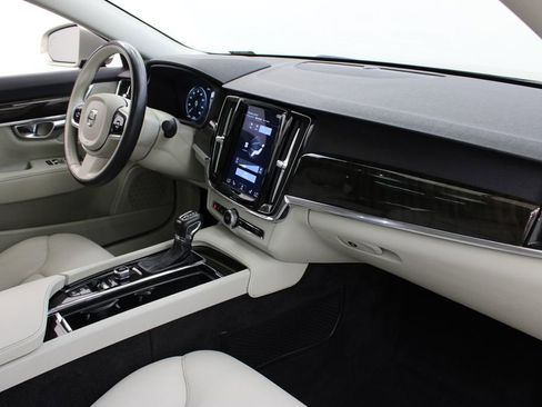 Used 2018 Volvo S90 T5 Momentum w/ Convenience Package AWD/4WD image 27