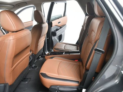 Used 2024 Nissan Pathfinder Platinum FWD image 34