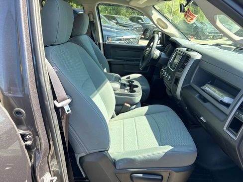 Used 2017 RAM 1500 Express AWD/4WD image 9
