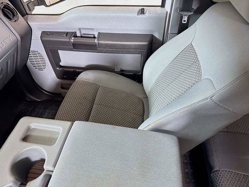 Used 2015 Ford F250 XL w/ XL Appearance Package AWD/4WD image 17
