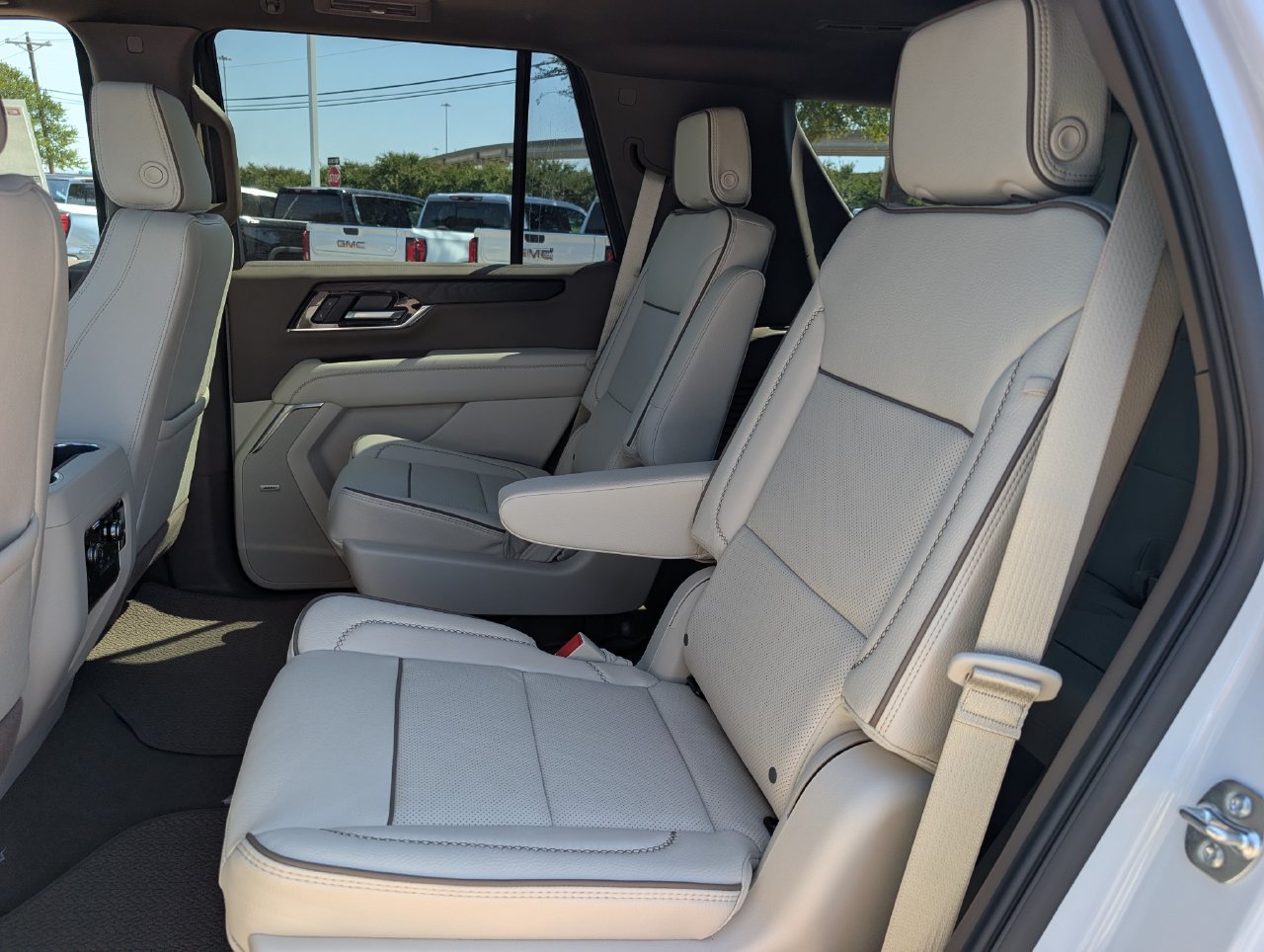 New 2027 GMC Yukon Denali w/ Advanced Technology Package AWD/4WD image 20