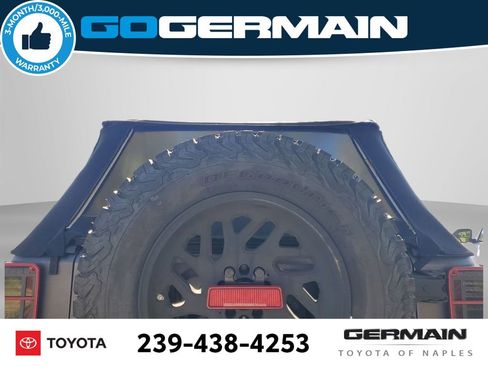 Used 2018 Jeep Wrangler Unlimited Sahara w/ Connectivity Group image 17