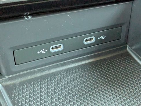 Used 2024 Volkswagen Atlas SE image 24