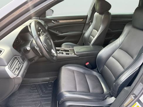 Used 2018 Honda Accord Sport image 17