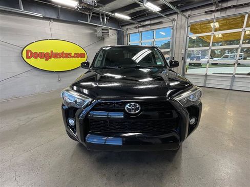 Used 2015 Toyota 4Runner SR5 RWD image 8