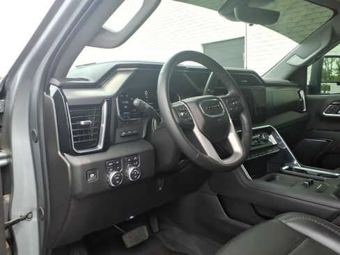 Used 2024 GMC Sierra 2500 Denali w/ Denali Reserve Package AWD/4WD image 5