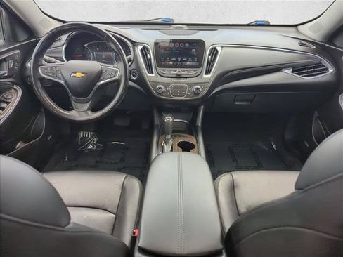 Used 2018 Chevrolet Malibu Premier w/ Premier Sun and Wheel Package FWD image 22