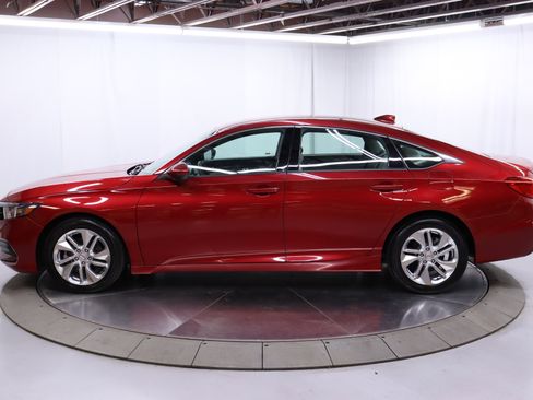 Used 2018 Honda Accord LX image 4