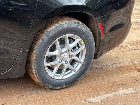 New 2026 Chrysler Pacifica Select FWD image 12
