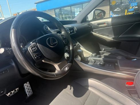 Used 2020 Lexus IS 350 F Sport w/ F Sport Package RWD image 9