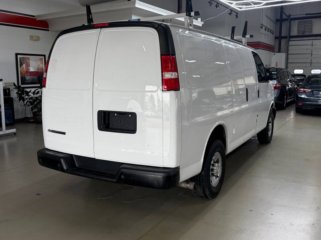 Used 2021 Chevrolet Express 2500 w/ Driver Convenience Package RWD image 2