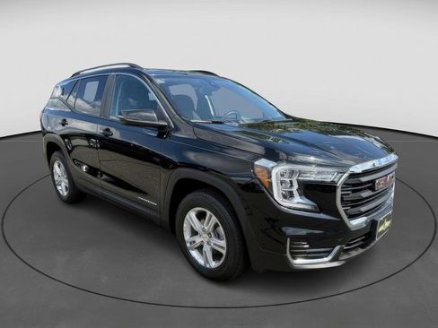 Certified 2022 GMC Terrain SLE w/ Driver Convenience Package image 5