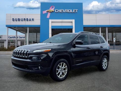 Used 2016 Jeep Cherokee Latitude w/ Comfort/Convenience Group AWD/4WD image 1