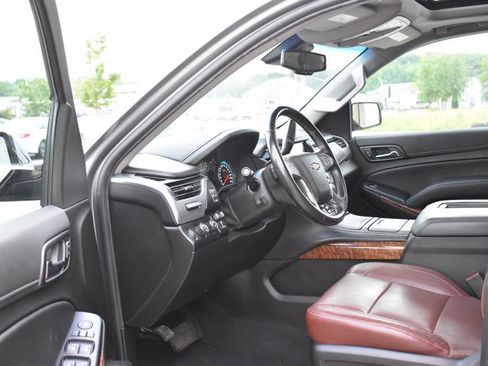 Used 2019 Chevrolet Tahoe Premier w/ Premier Plus Edition AWD/4WD image 14