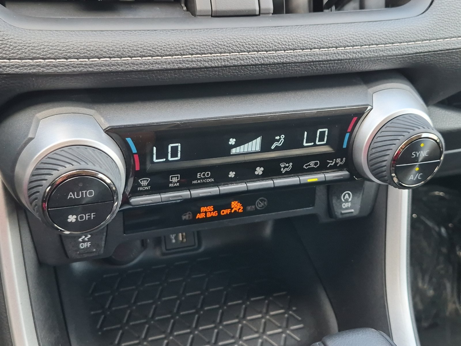 Certified 2025 Toyota RAV4 XLE FWD image 18