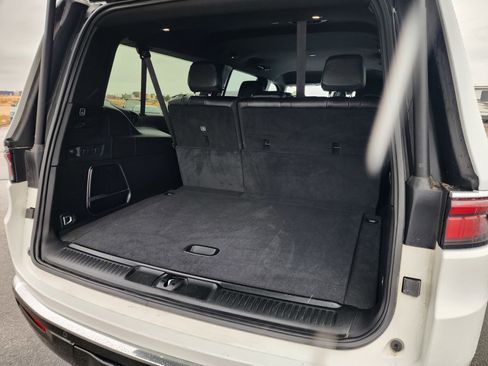 Used 2023 Jeep Wagoneer L Series II image 17