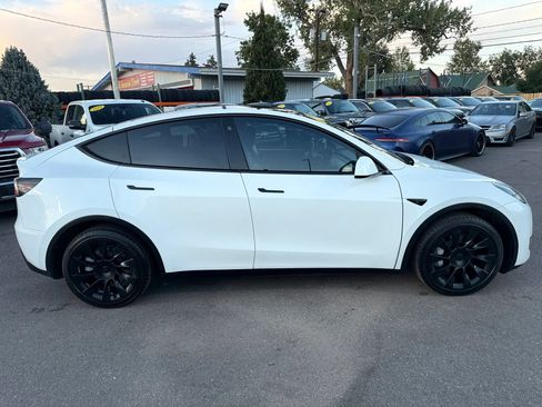 Used 2021 Tesla Model Y Long Range AWD/4WD image 10