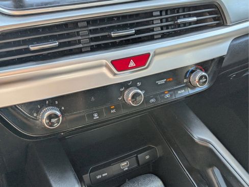 Used 2020 Kia Telluride LX FWD image 36