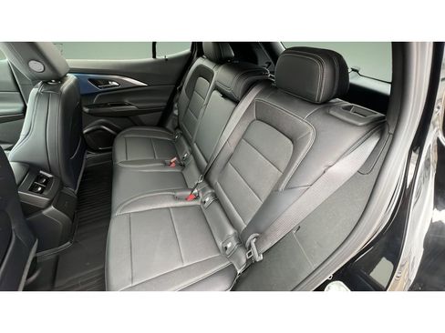 Certified 2025 Chevrolet Equinox EV LT image 27