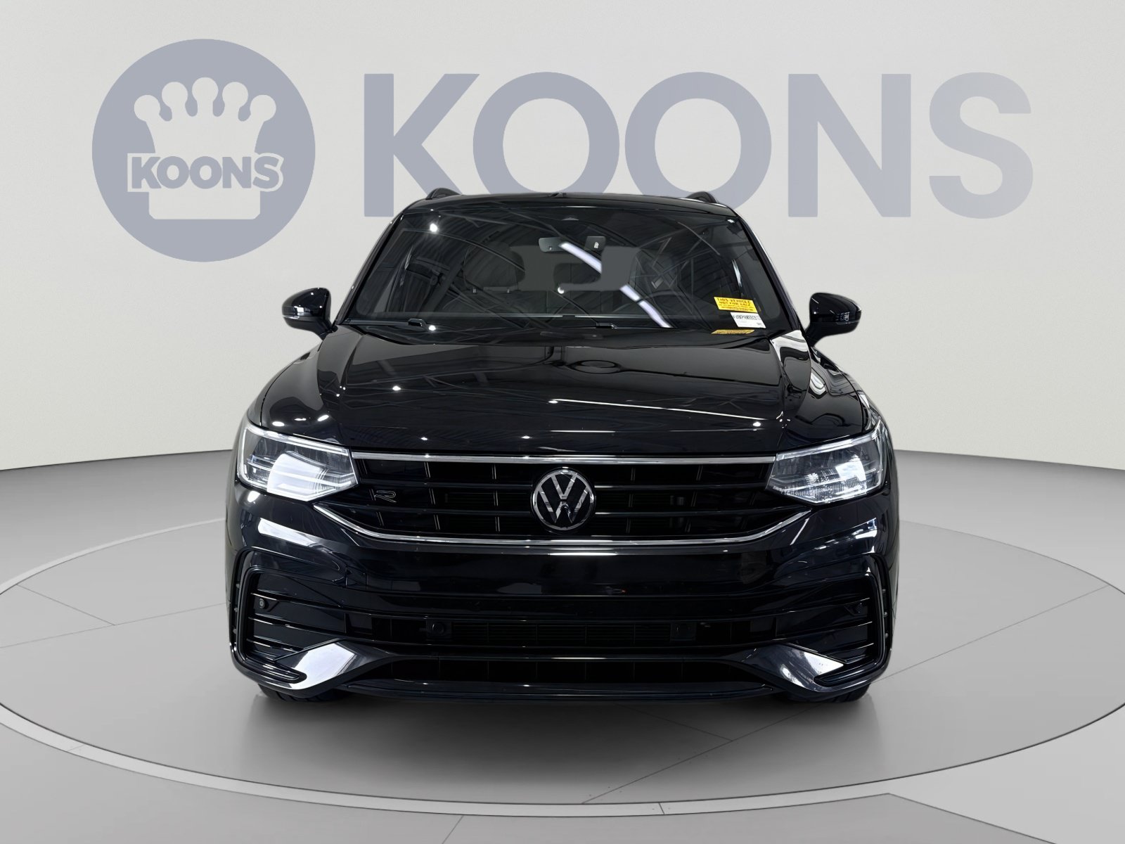 Used 2022 Volkswagen Tiguan SE R-Line AWD/4WD image 4