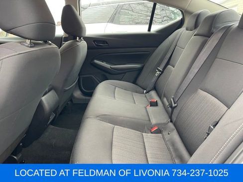 Used 2025 Nissan Altima 2.5 SV image 9