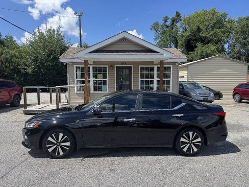 Used 2022 Nissan Altima 2.5 SV FWD image 3