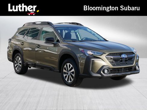 Used 2024 Subaru Outback Premium image 1