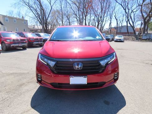 Certified 2023 Honda Odyssey Sport image 6