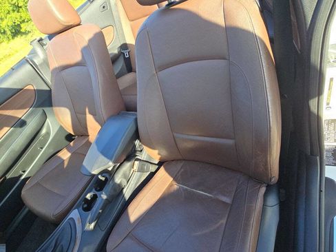 Used 2010 BMW 128i Convertible image 18