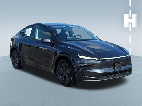 Used 2026 Tesla Model Y 2WD image 1