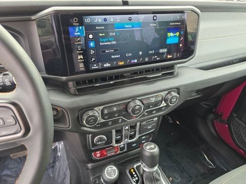 Used 2024 Jeep Wrangler Willys image 42