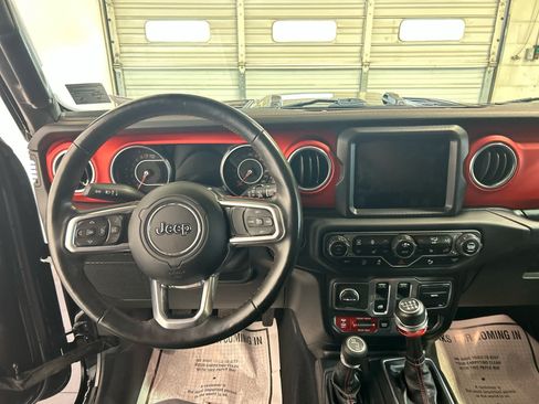 Used 2018 Jeep Wrangler Rubicon AWD/4WD image 4