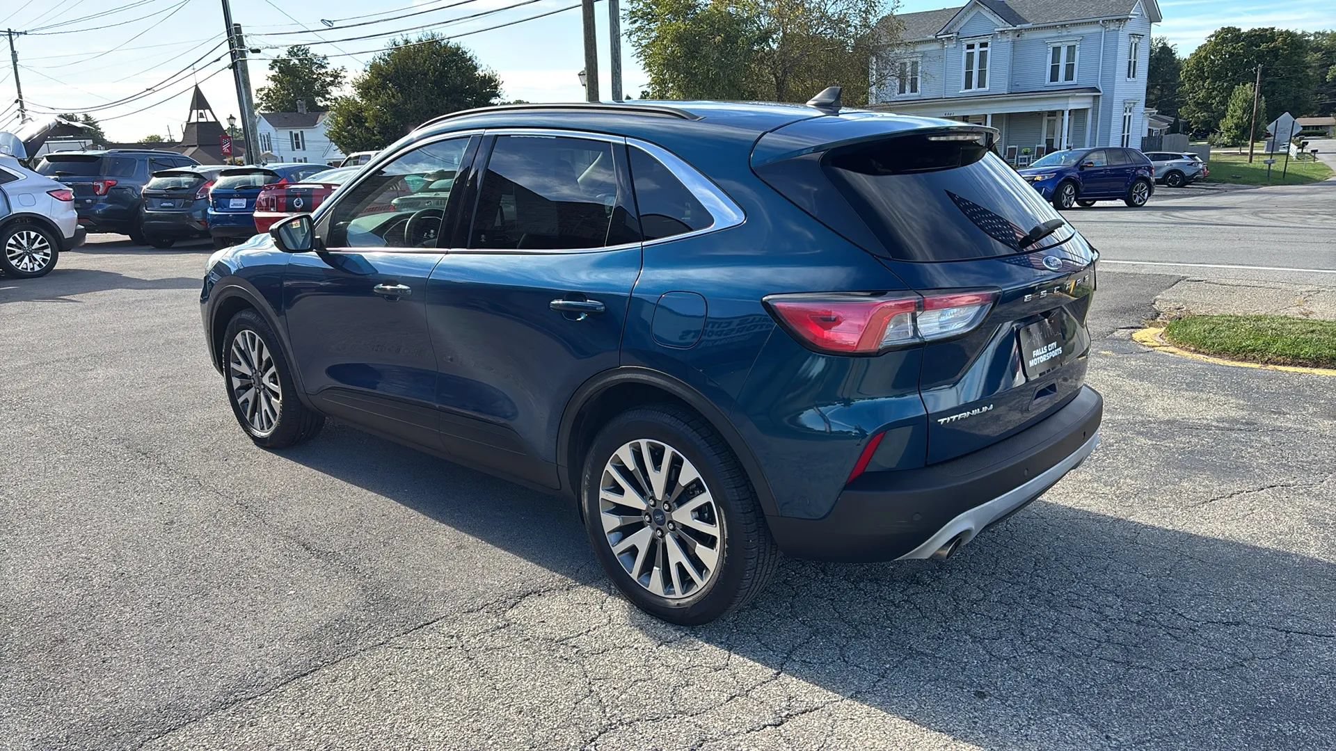 Used 2020 Ford Escape Titanium AWD/4WD image 9
