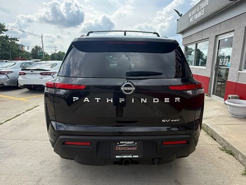 Used 2023 Nissan Pathfinder SV w/ SV Premium Package AWD/4WD image 8
