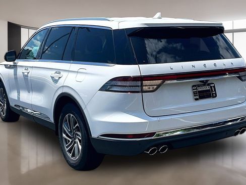 Used 2023 Lincoln Aviator 2WD image 4