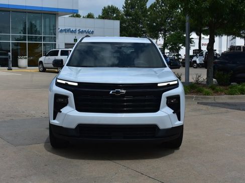 New 2026 Chevrolet Traverse LT w/ Midnight/Sport Edition FWD image 2
