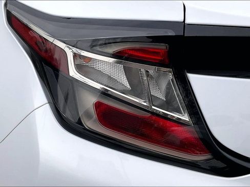 Used 2018 Chevrolet Volt LT image 33