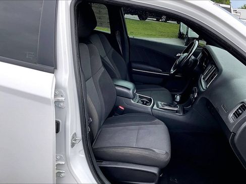 Used 2022 Dodge Charger SXT RWD image 7